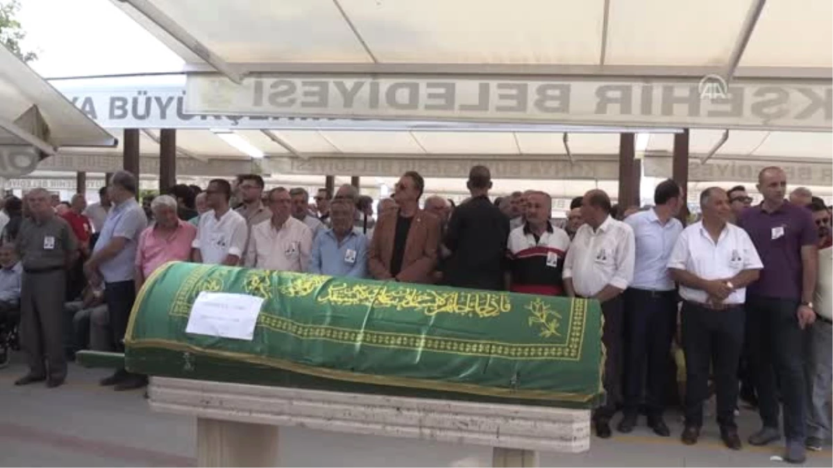 Kılıçdaroğlu, CHP Eski Konya İl Başkanı Ünal\'ın Cenaze Törenine Katıldı