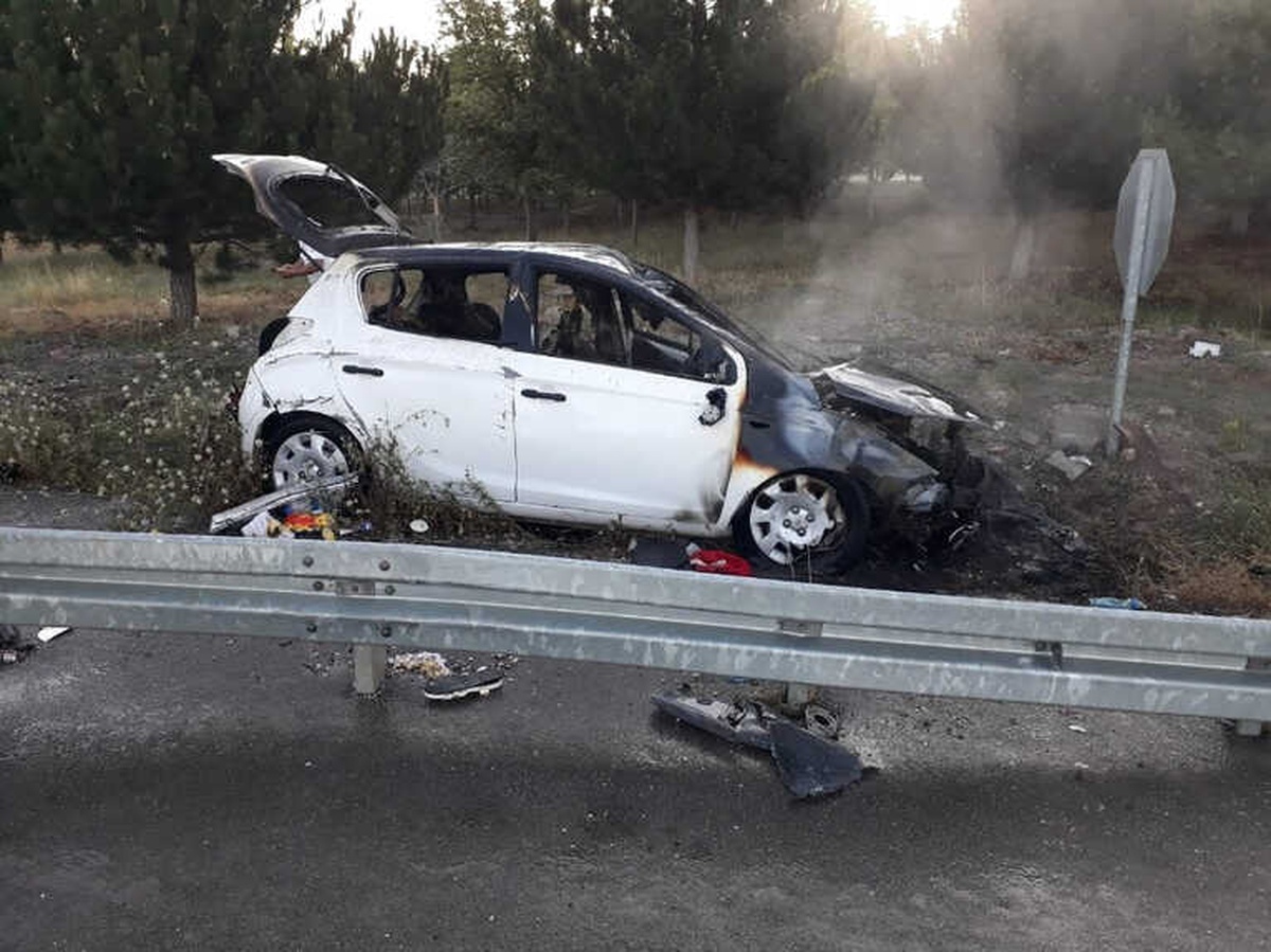 Sandıklı\'da Trafik Kazası: Bebek Öldü, 3 Kişi Yaralandı