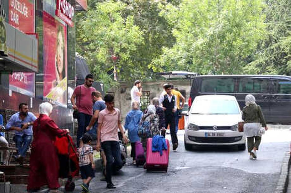 Şişli\'de, Oteli İçinde Müşteri Varken Tahliye Ettiler