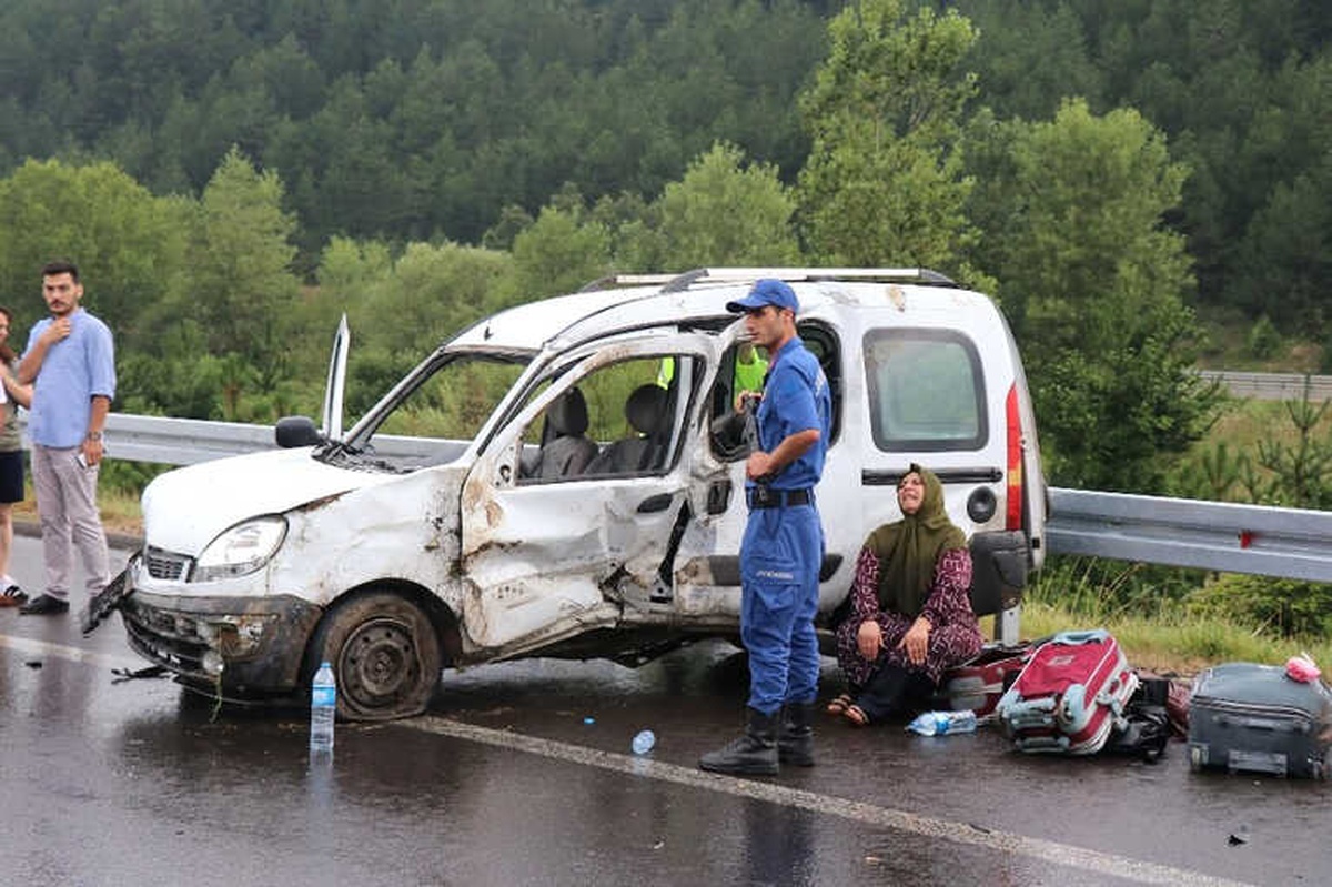 Tem\'de Zincirleme Kaza: 1 Ölü, 15 Yaralı