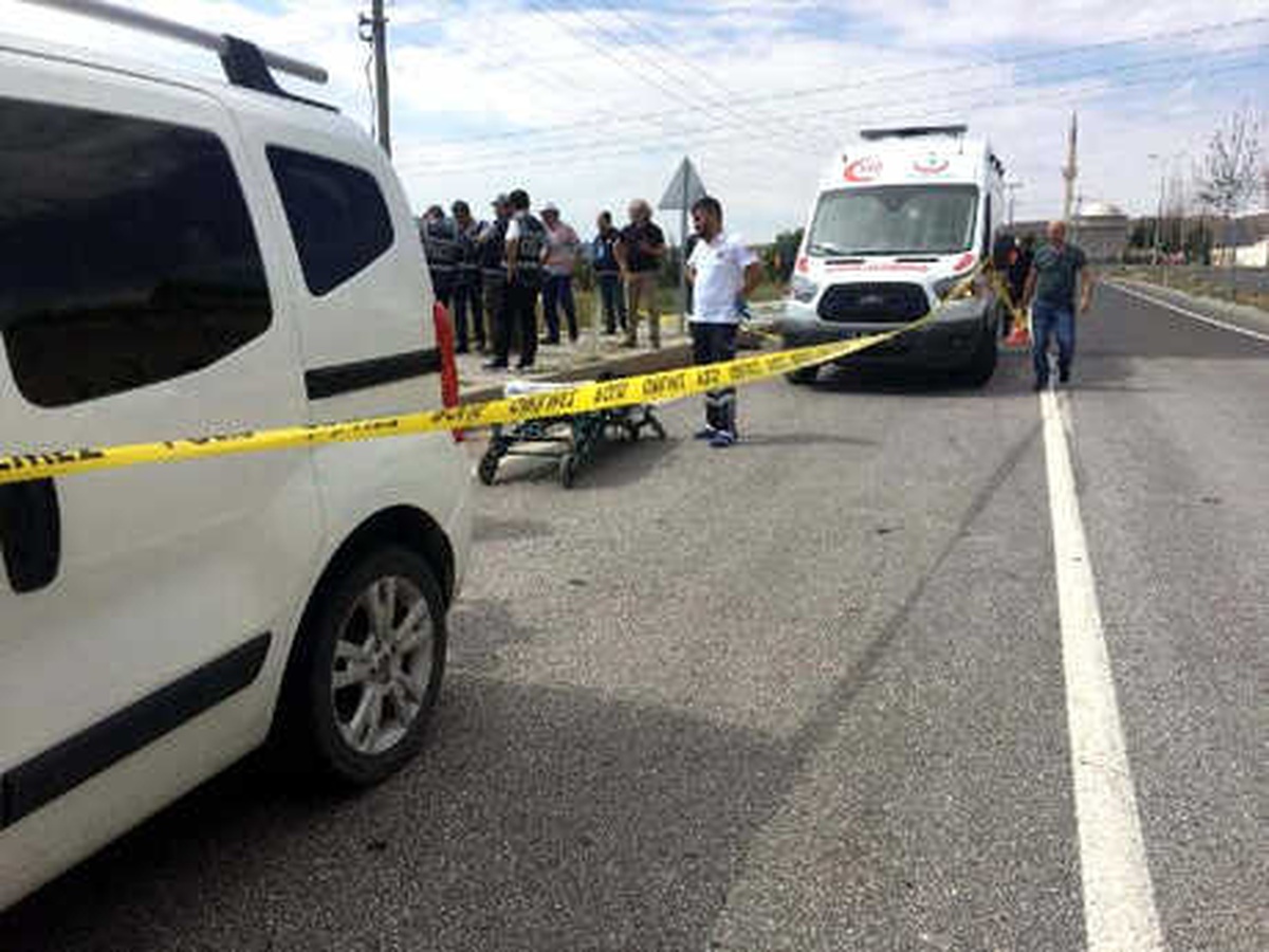 Yol Emniyeti Alan Polislere Otomobil Çarptı: 1 Şehit, 1 Yaralı