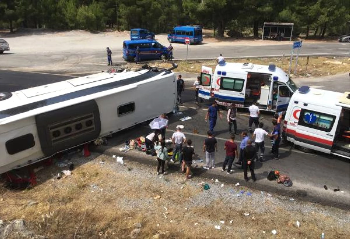 Akseki\'de Tur Otobüsü 2 Otomobille Çarpıştı: 2 Ölü (2)