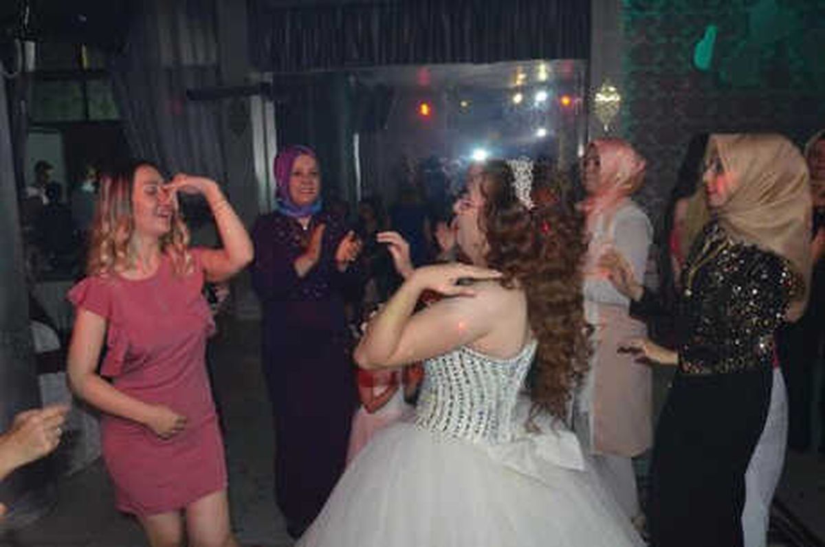 Down Sendromlu Genç Kızın Gelinlik Hayali Gerçek Oldu