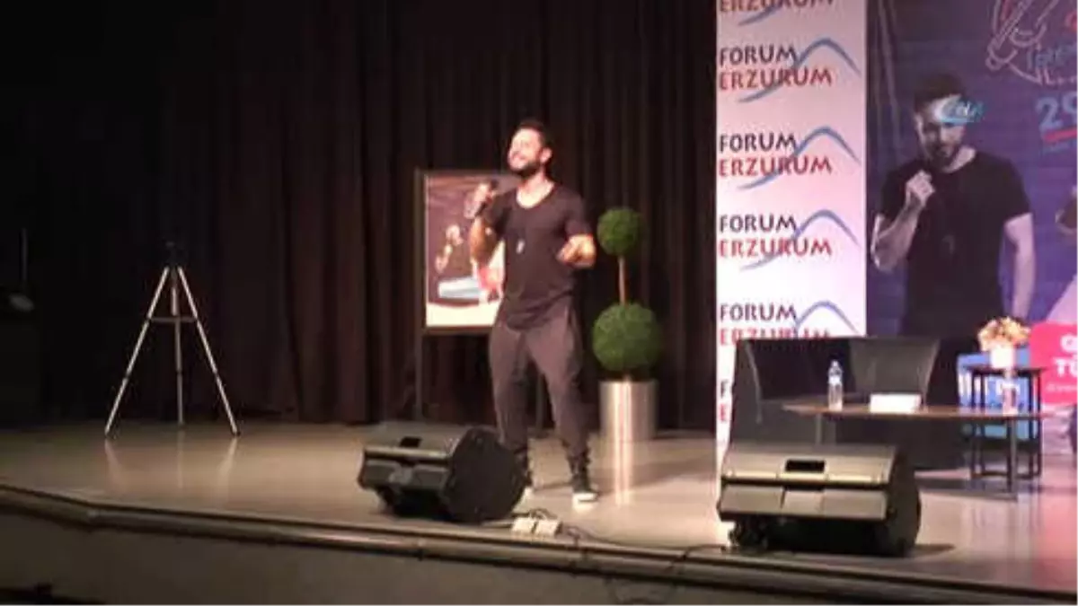 Forum Erzurum\'un "Müzikli Yaz Sohbetleri" Özgün ve Gökhan Türkmen\'in Performansıyla Devam Ediyor