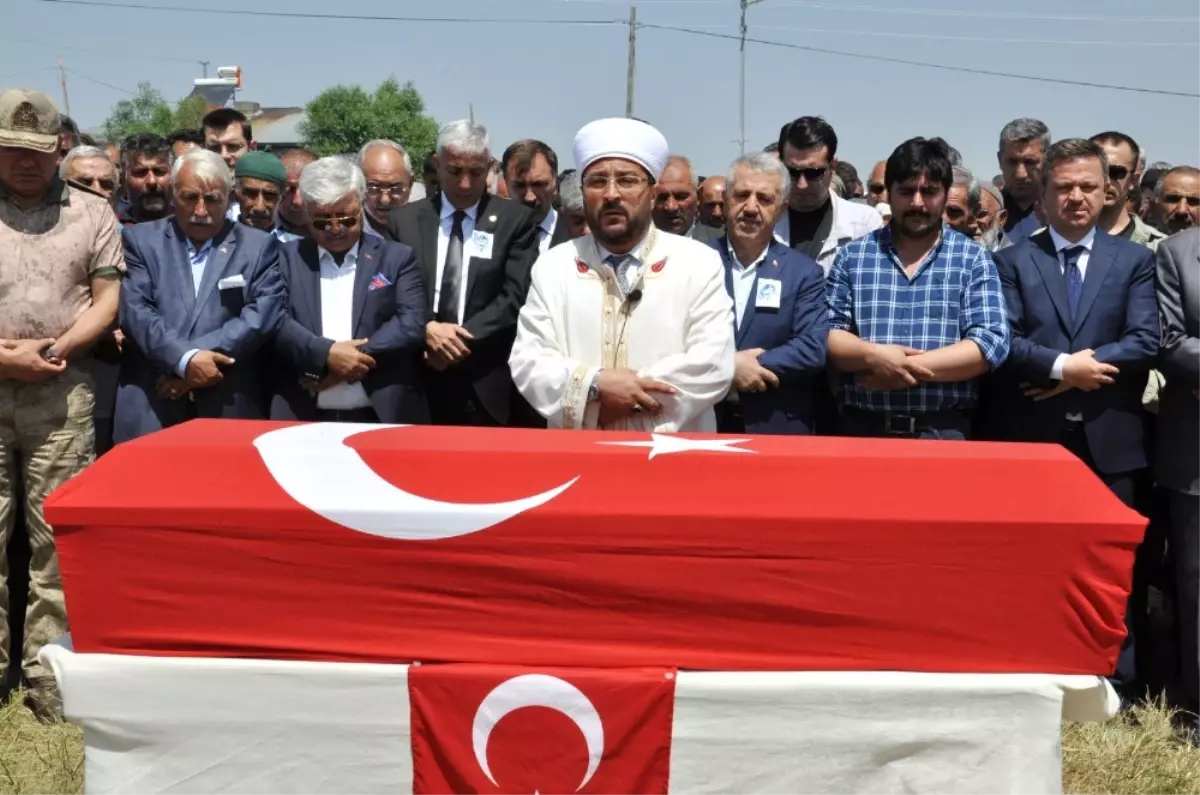 Hain Saldırıda Şehit Olan Nurettin Karadeniz Toprağa Verildi