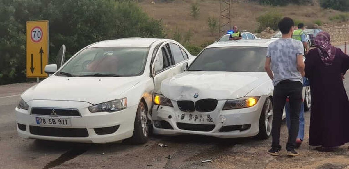 Karabük\'te Trafik Kazası: 2 Yaralı