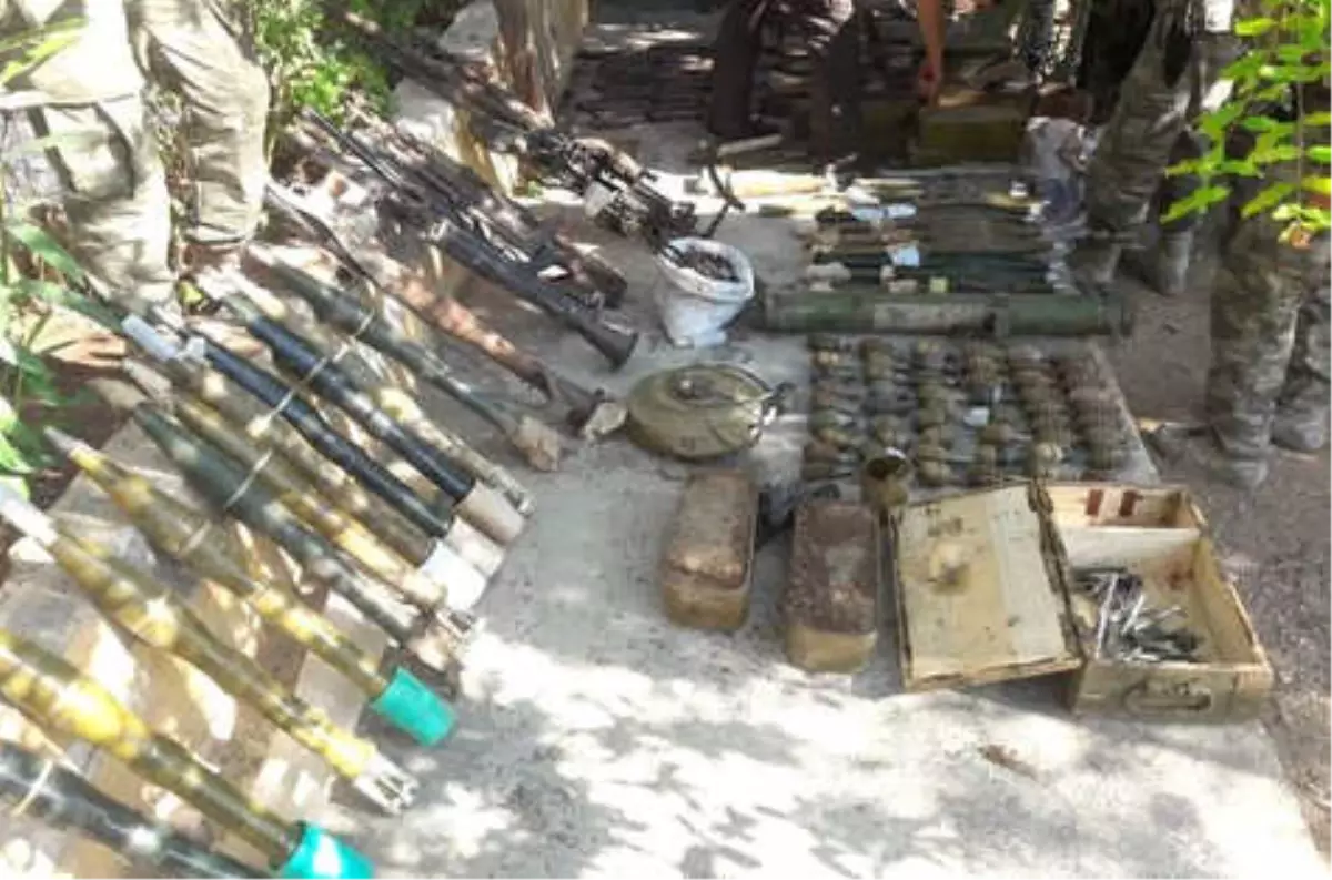 Mehmetçik\'in Şefkatinden Etkilenen Teröristin İtirafı Cephaneliği Ortaya Çıkardı