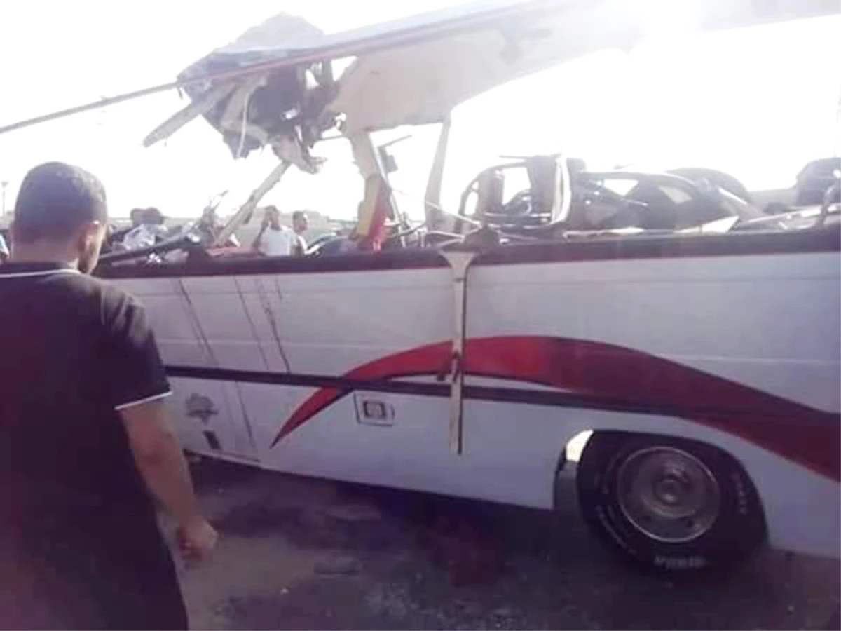 Mısır\'da Otobüs Kazası: 9 Ölü, 18 Yaralı