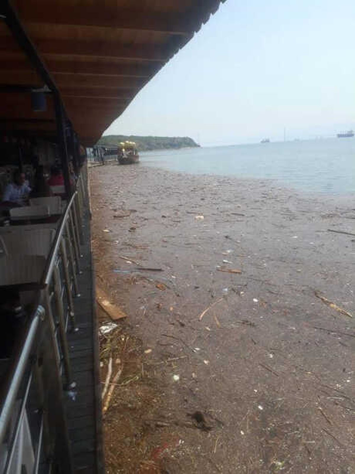 Sağanak Sonrası Eskihisar Sahilinde Kirlilik