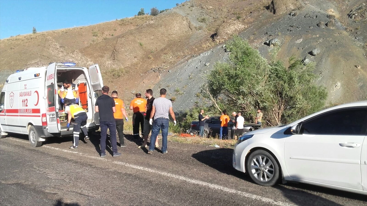 Sivas\'ta Trafik Kazası: 2 Yaralı