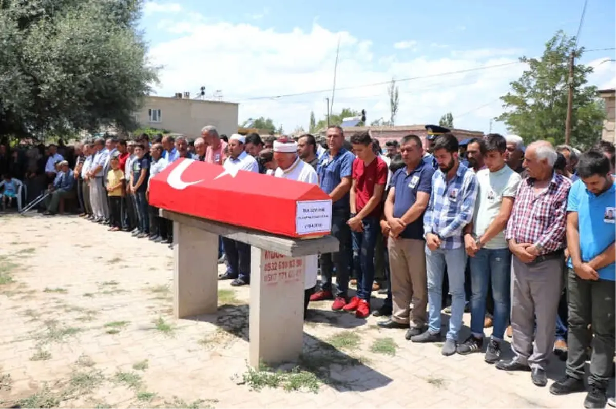 Trafik Kazasında Hayatını Kaybeden Uzman Onbaşı Son Yolculuğuna Uğurlandı