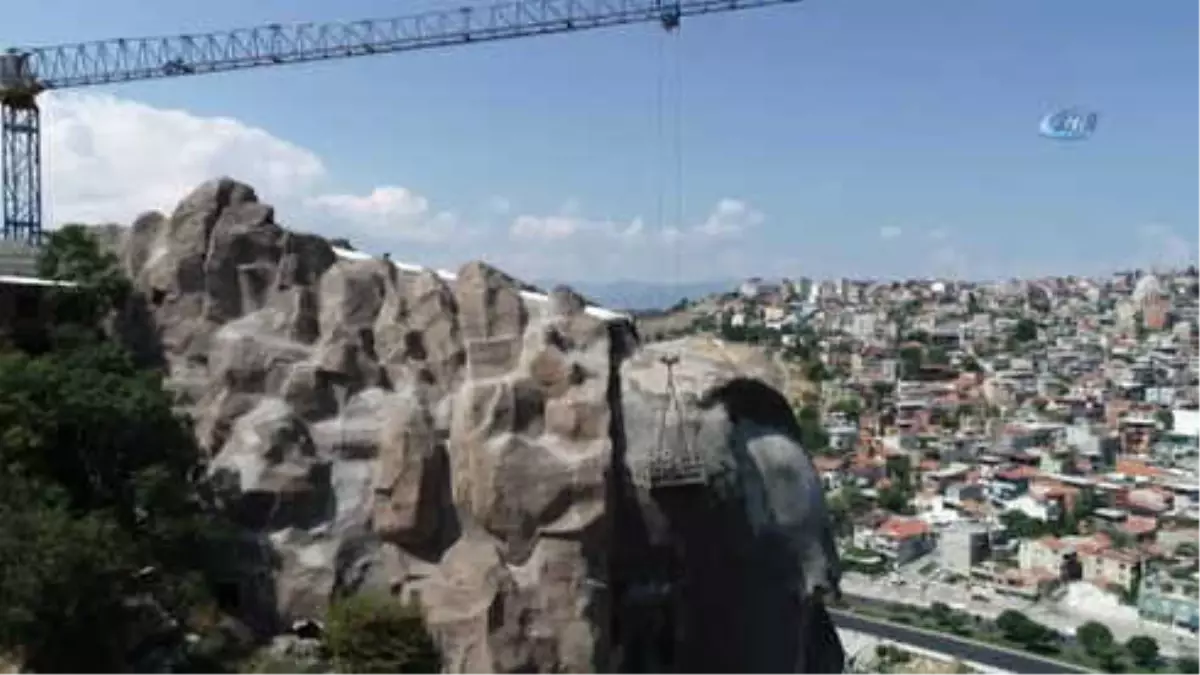 Türkiye\'nin En Büyük Atatürk Maskı Bakıma Alındı