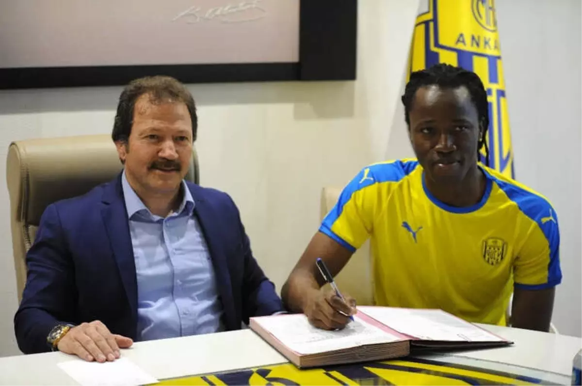 Ankaragücü, Malaga\'lı Futbolcu Bakary Kone\'yi Renklerine Bağladı