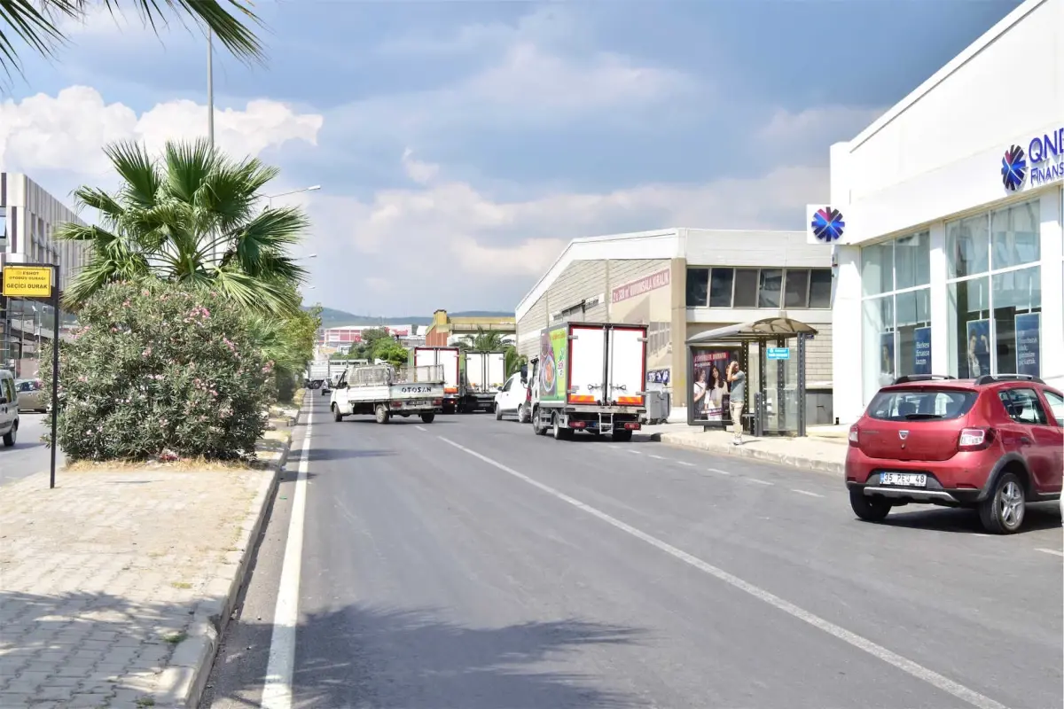 Bornova\'da Yollar Yenileniyor