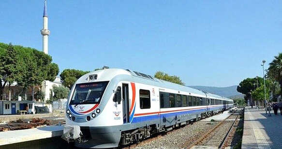 Şiddetli Yağış Nedeniyle Denizli-İzmir Arasındaki Tren Seferleri Durduruldu