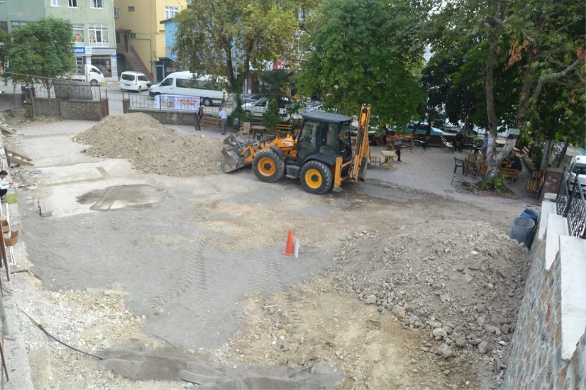 Dilovası Belediyesinden Merkez Cami Peyzaj Ve Düzenleme İşi Başladı