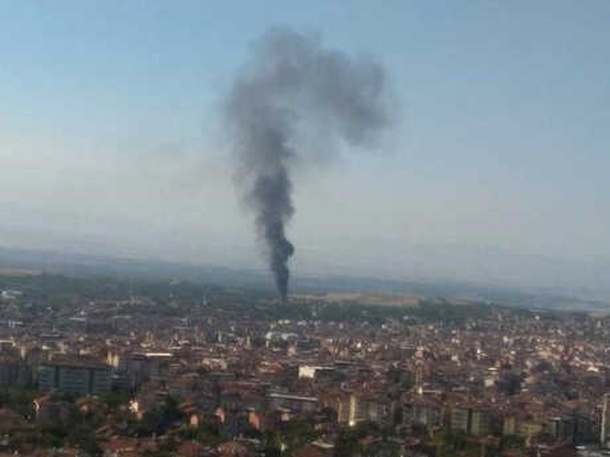 Hurdalıkta Çıkan Yangın Evlerde Hasar Oluşturdu