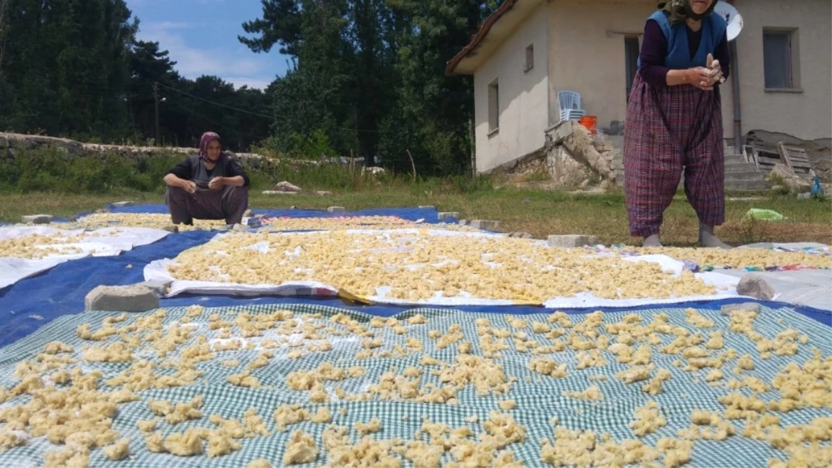 Kadınların Tarhana Mesaisi Başladı