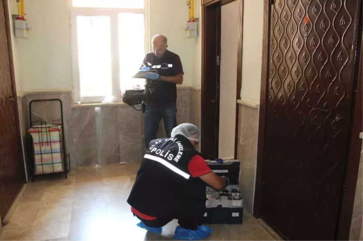 Karaman\'da 1 Çocuk Annesi Kadın Evinde Ölü Bulundu