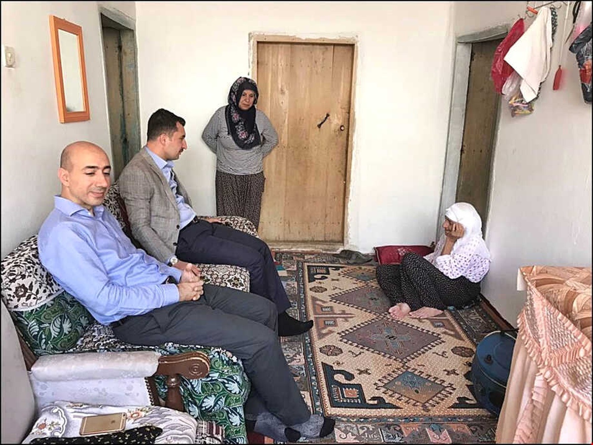 Keban Kaymakamı Öztürk\'ten Ev Ziyaretleri