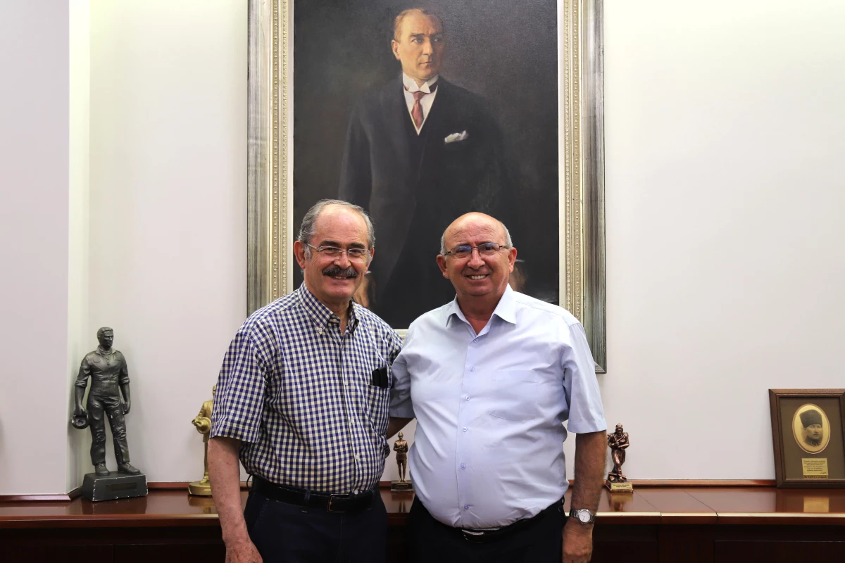 Kıbrıs Milli Eğitim Bakanı\'ndan Başkan Büyükerşen\'e Ziyaret