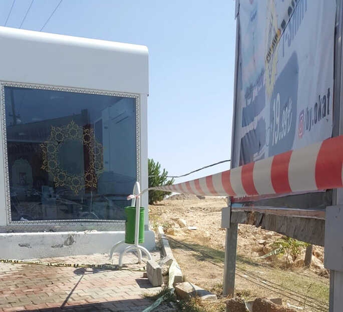 Kontrolden Çıkan Otomobil Akıllı Durağa Çarptı
