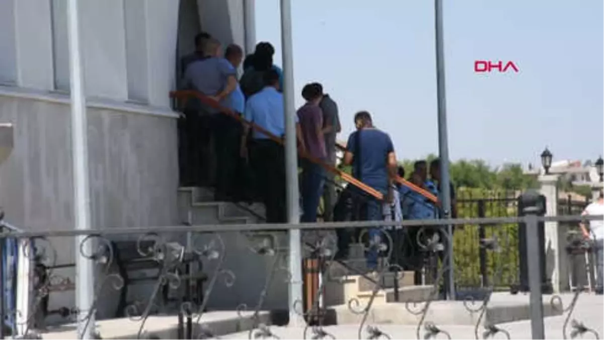 Malatya Polis, Meslektaşını Boğazını Keserek Öldürdü Hd