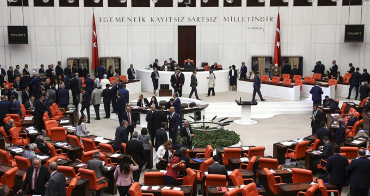 Meclis\'e 9\'uncu Parti Geliyor! HDP\'li Barış Atay ve Erkan Baş Türkiye İşçi Partisi\'ne Katılma Sinyali Verdi