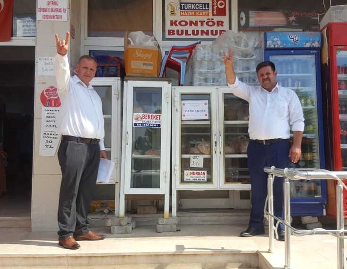 MHP Çan İlçe Başkanlığı İlçe Genelinde Askıda Ekmek Projesini Hayata Geçirdi