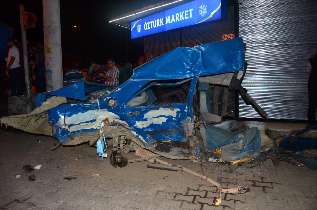 Samsun\'da Otomobilin Çarptığı Araç İkiye Bölündü: 2 Ölü, 5 Yaralı