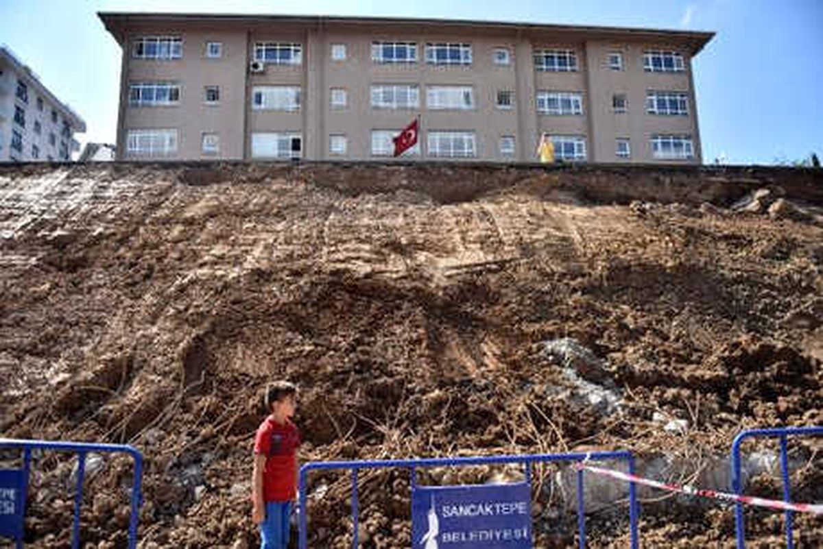 Sancaktepe\'de Duvarı Çöken Okuldaki Son Durum