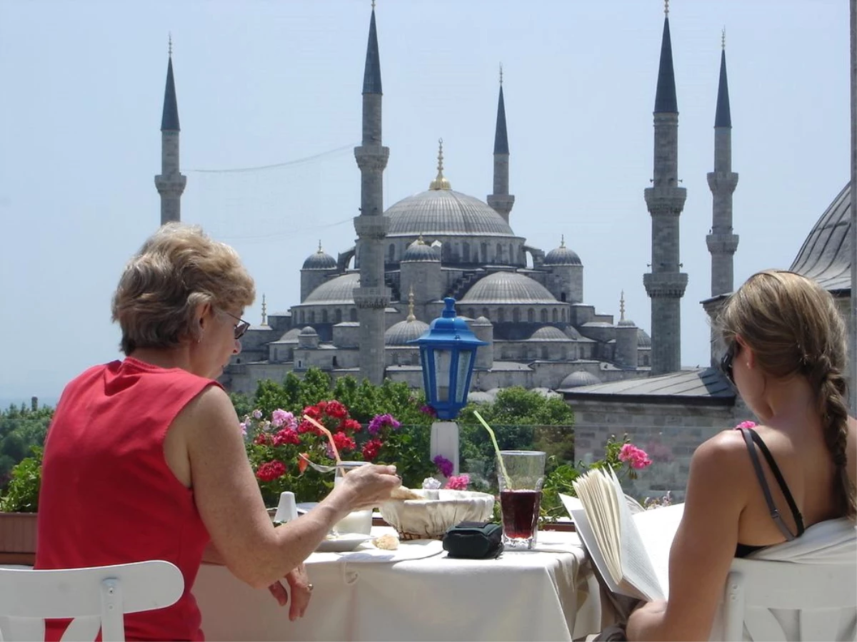 Sultanahmet\'e Turist Akını