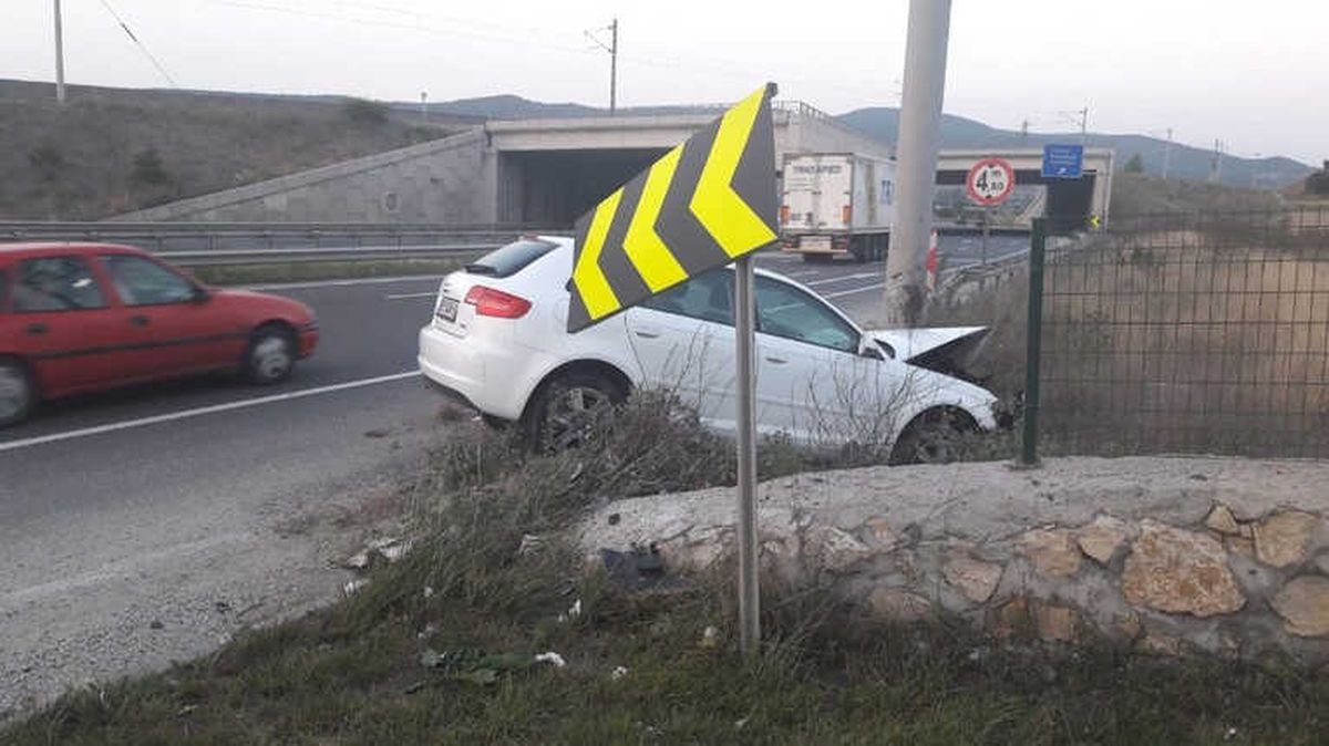 Bilecik\'teki 2 Kazada 2 Kişi Yaralandı