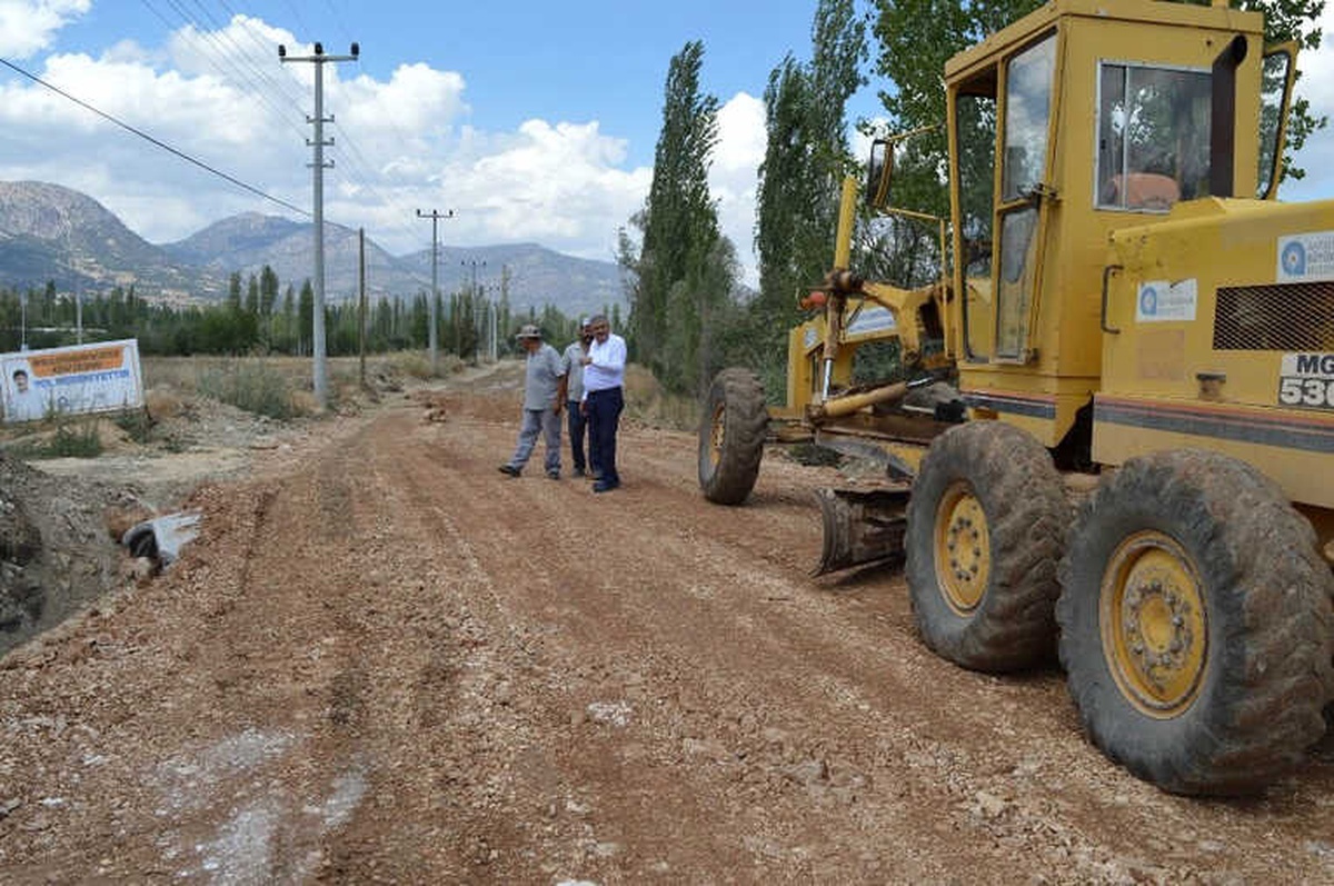 Büyükşehirden Elmalı\'da Asfalt Hazırlığı