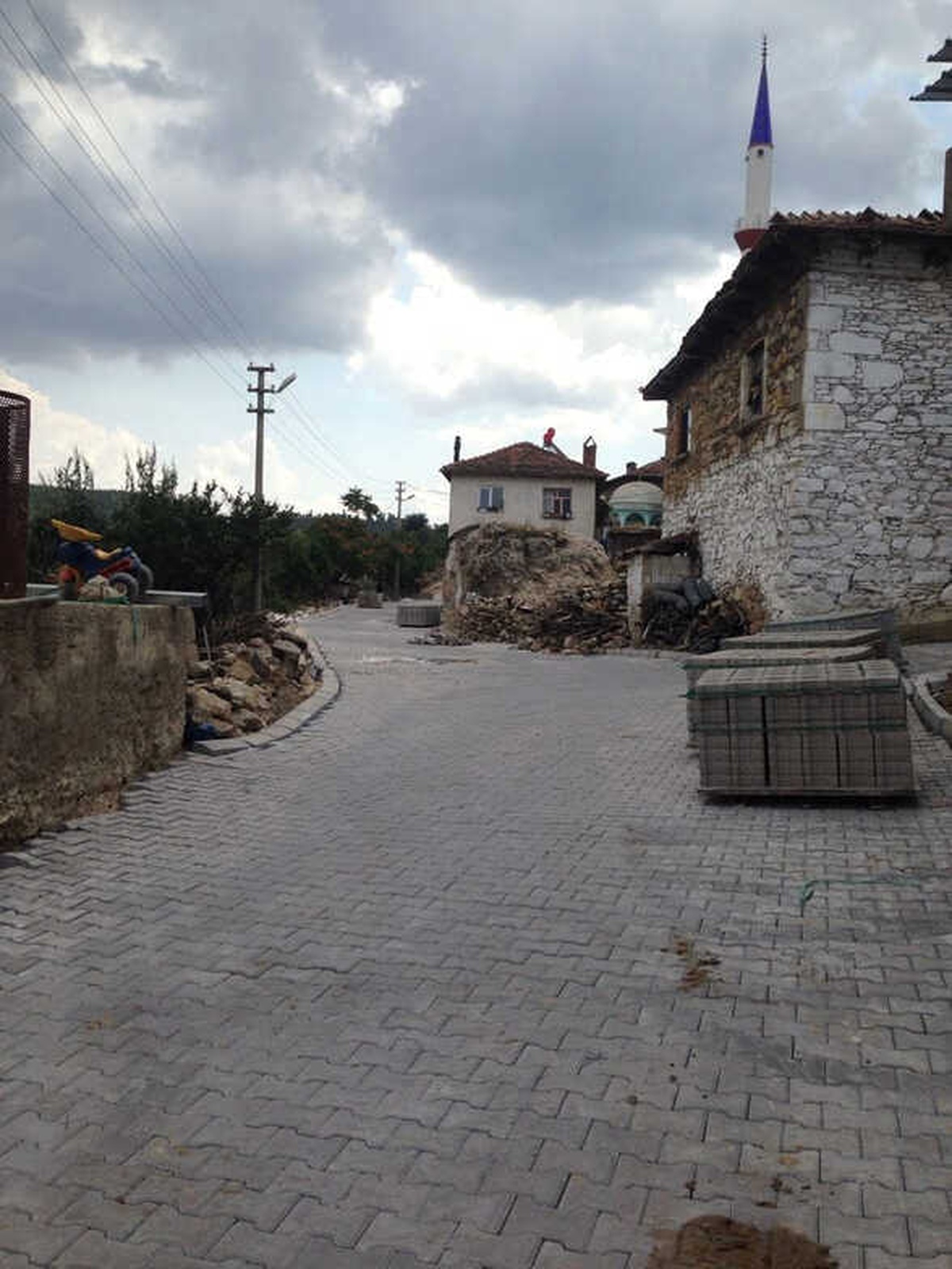 Çatalarmut\'un Üstyapısı Yenileniyor