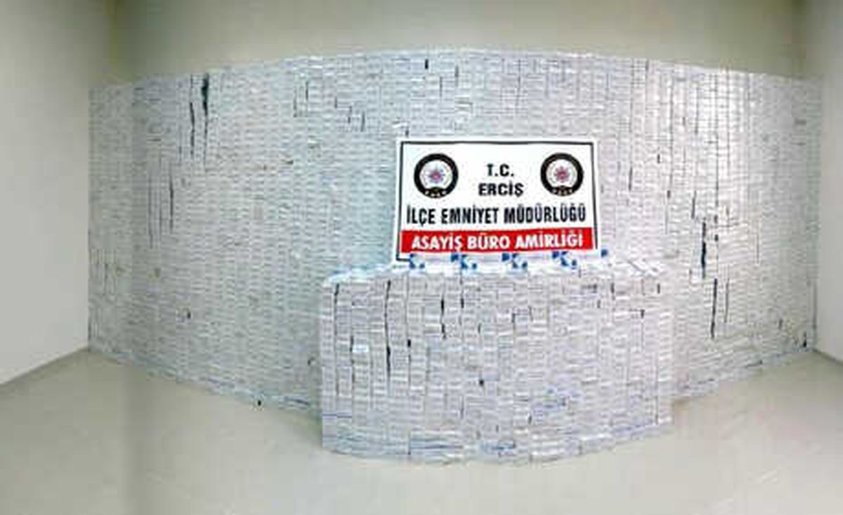Erciş\'te 35 Bin Paket Kaçak Sigara Ele Geçirildi