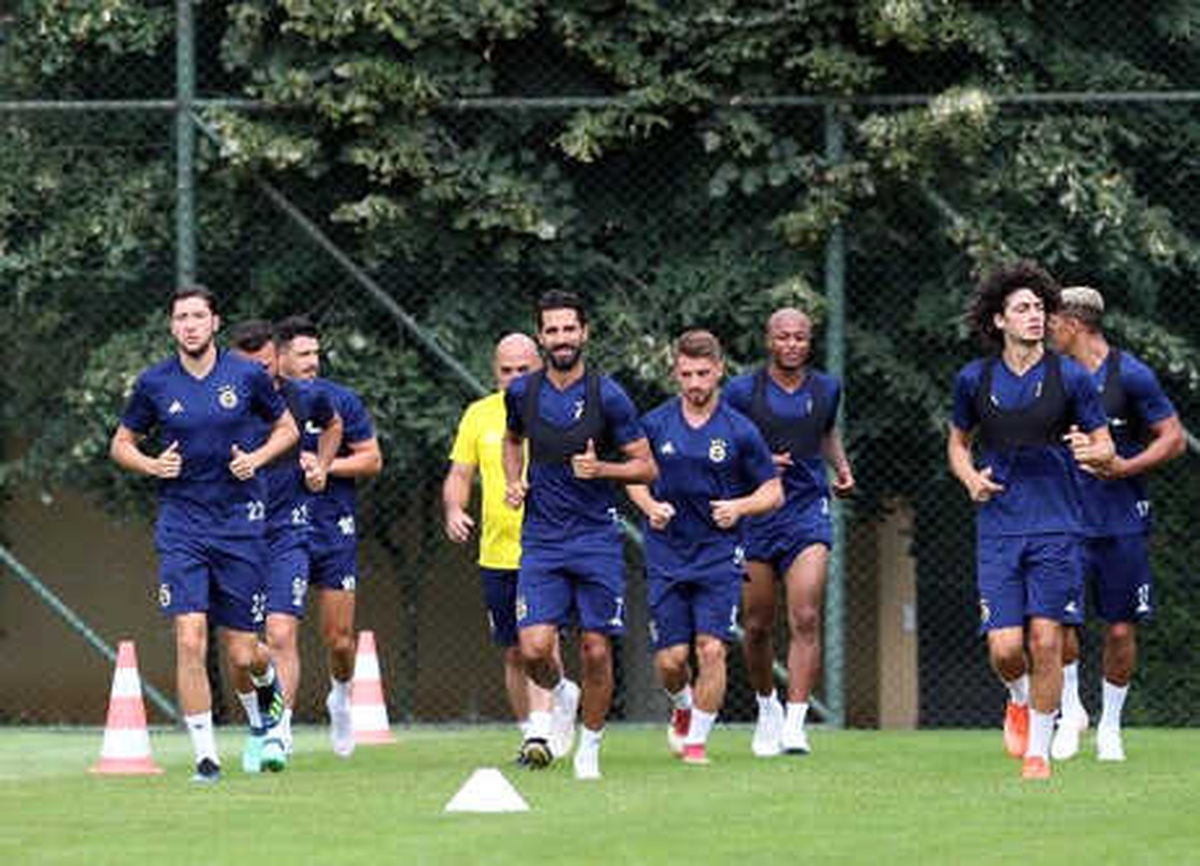 Fenerbahçe, Cagliari Maçı Hazırlıklarını Tamamladı