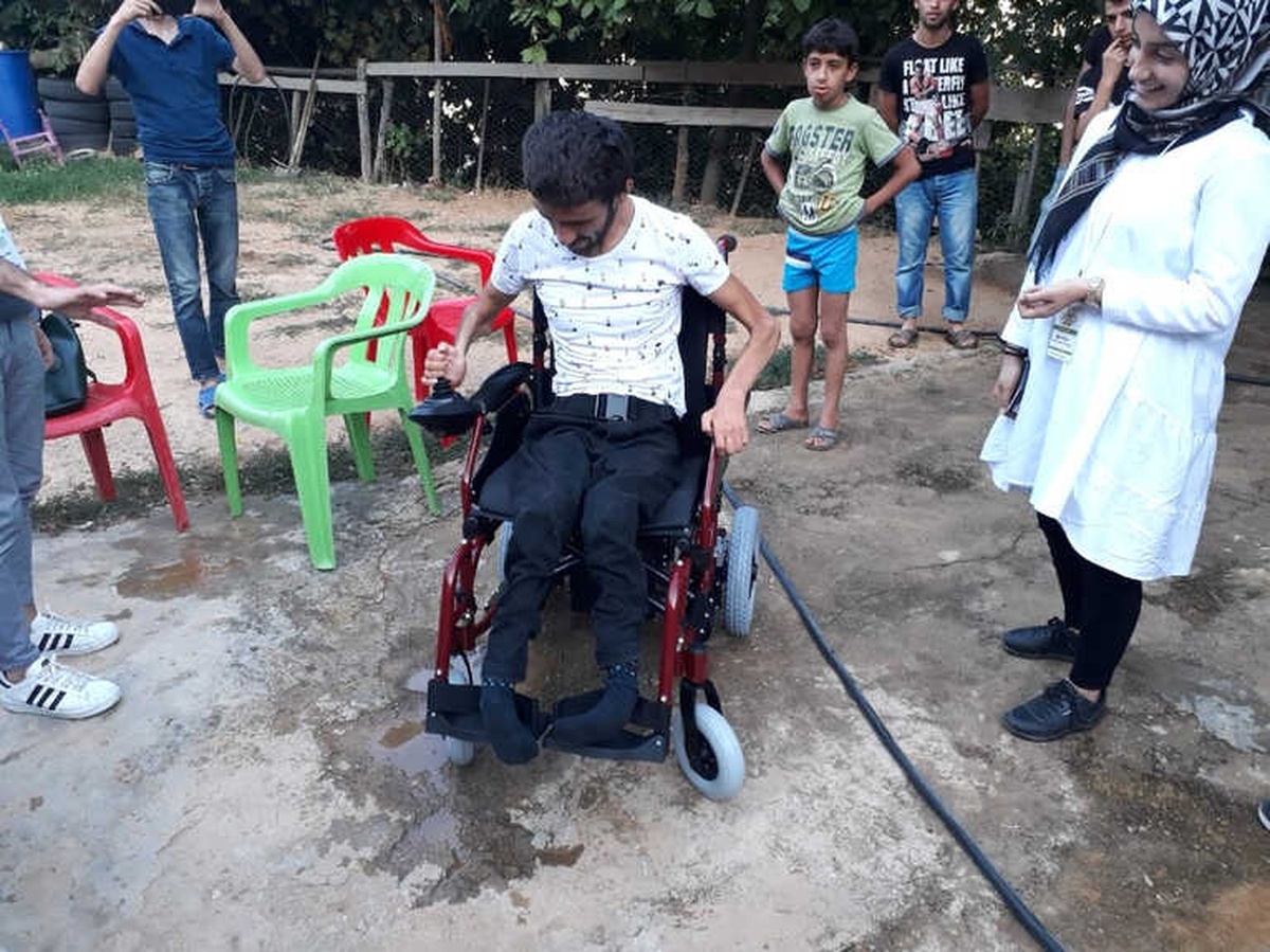 Hediye Edilen Akülü Arabayı Gören Bedensel Engelli Gencin, Gözyaşları Sel Oldu