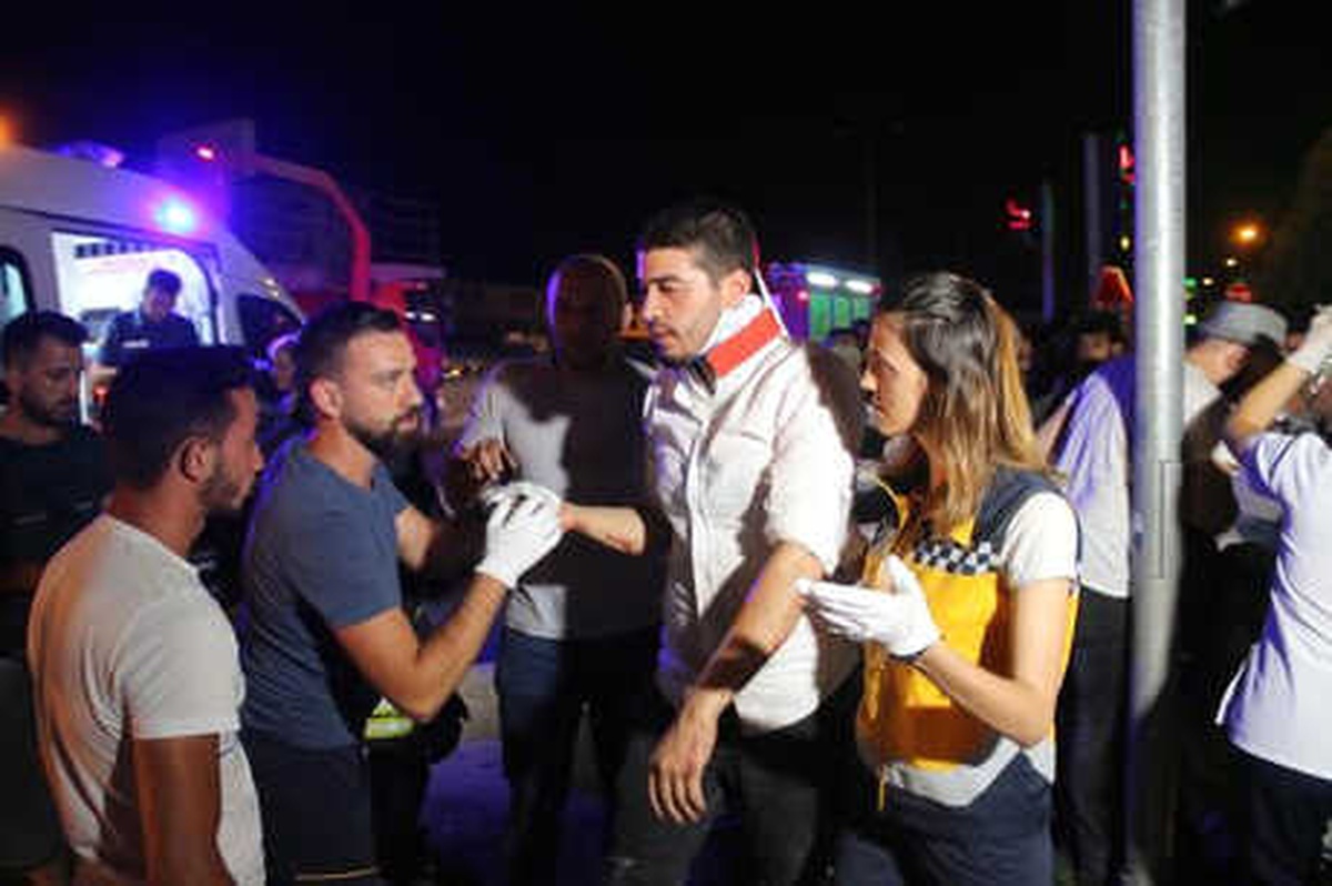 Işıklı Kavşakta Zincirleme Kaza: 6 Yaralı