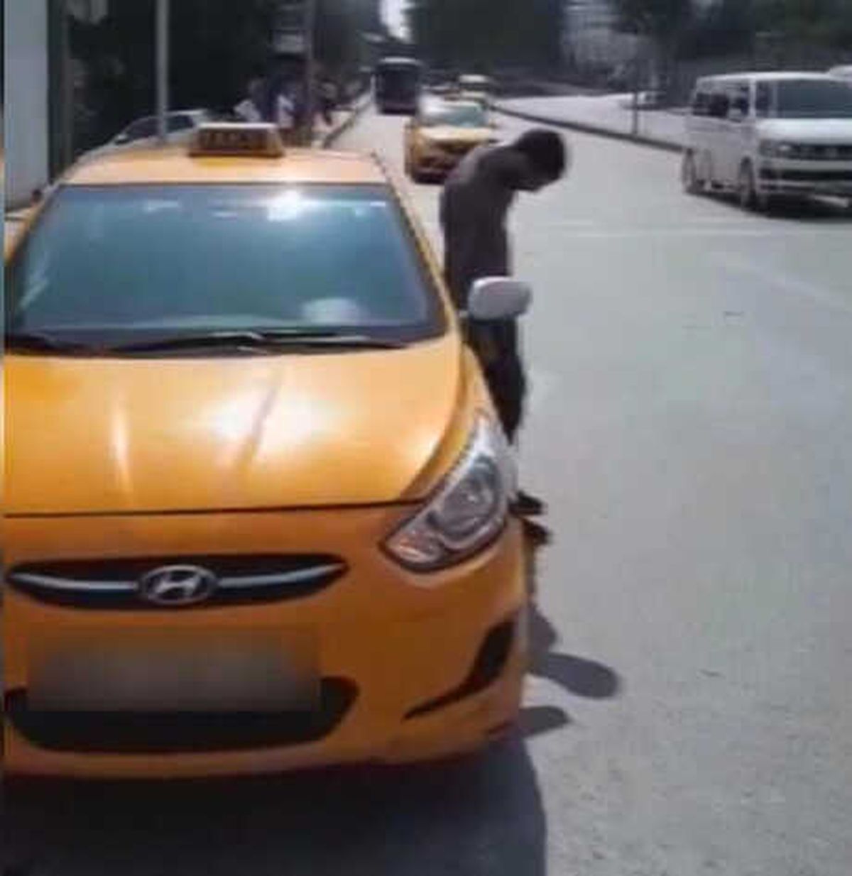 İstanbul\'da Taksi Sürücüsünün Korkutan Görüntüsü