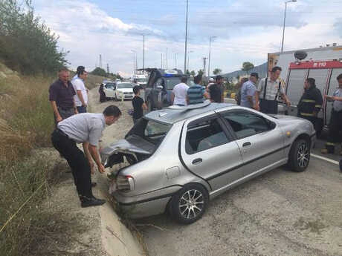Karabük\'te Otomobil ile Kamyonet Çarpıştı: 4 Yaralı