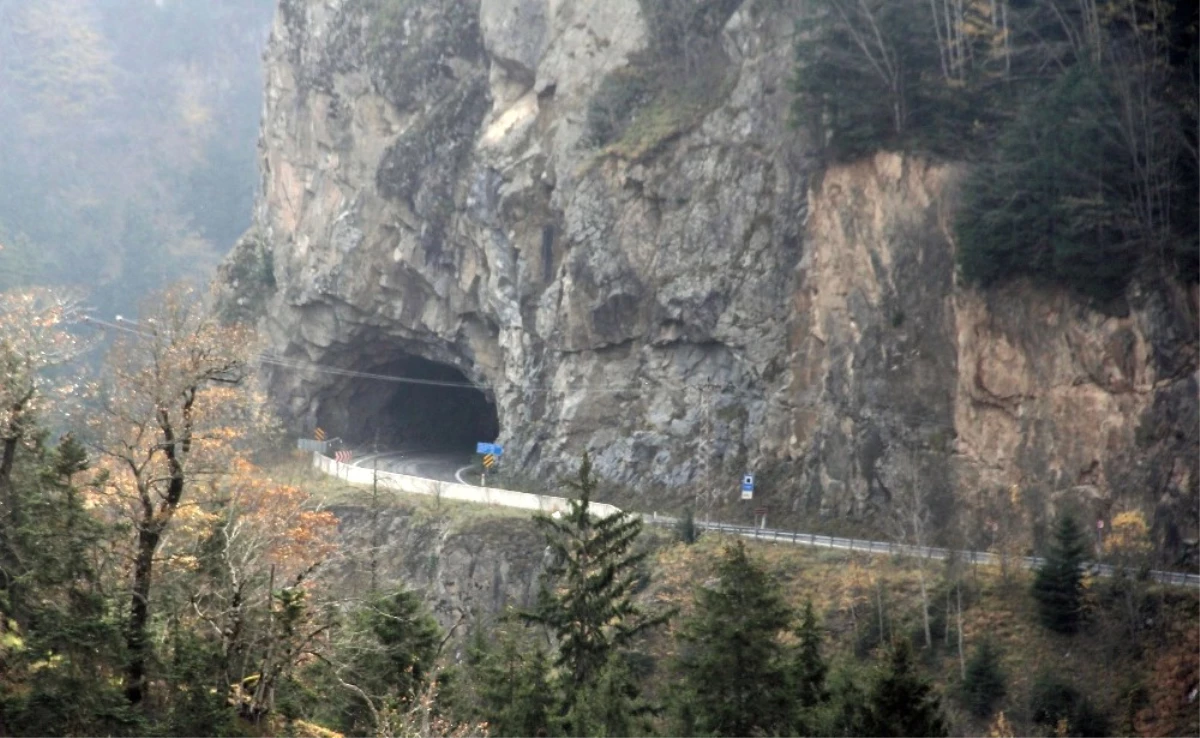 Karadeniz\'in İlk ve Tek El Yapımı Tüneli İlgi Çekiyor