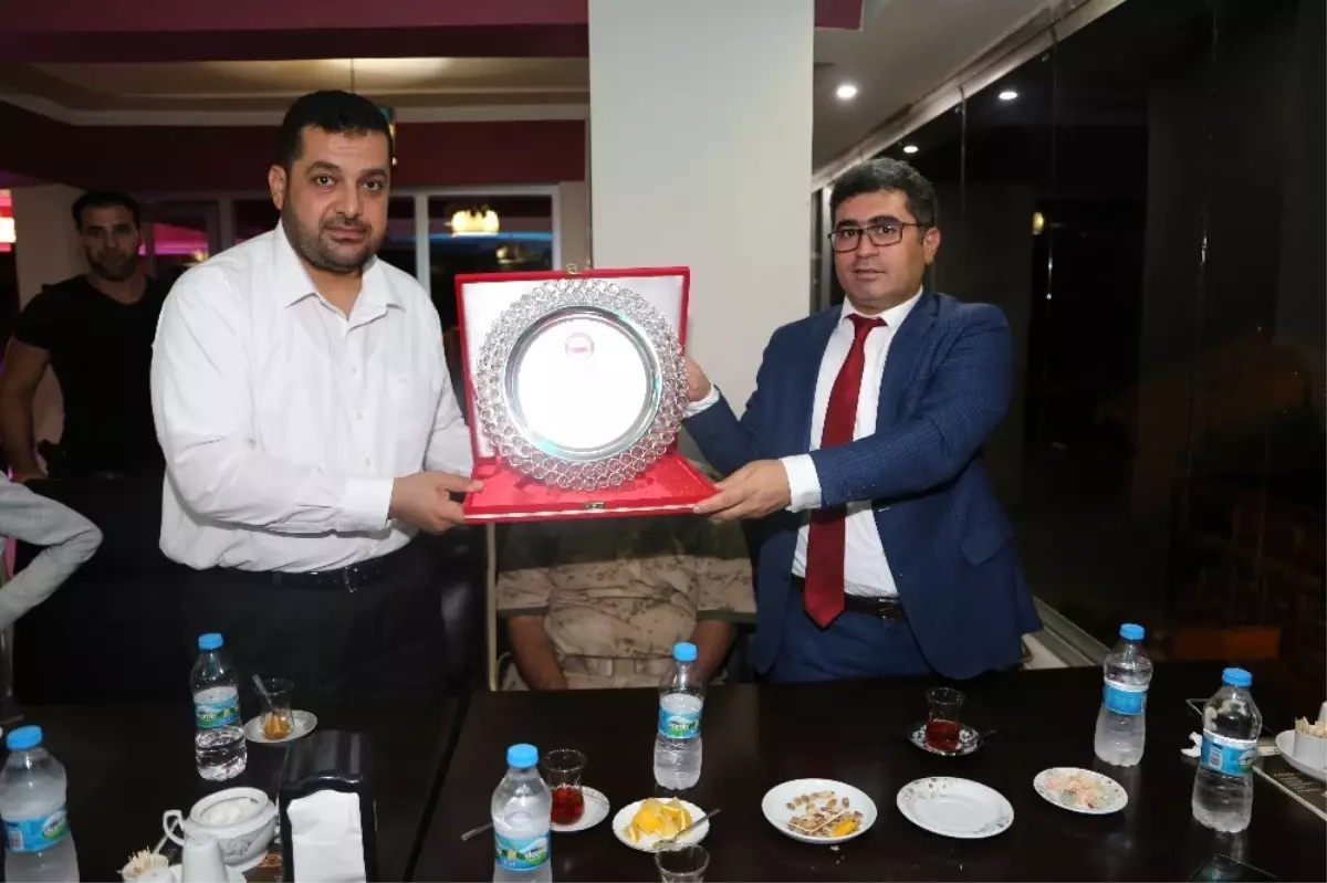 Kaymakam Çetin\'den Müftü Aktoprak\'a Plaket