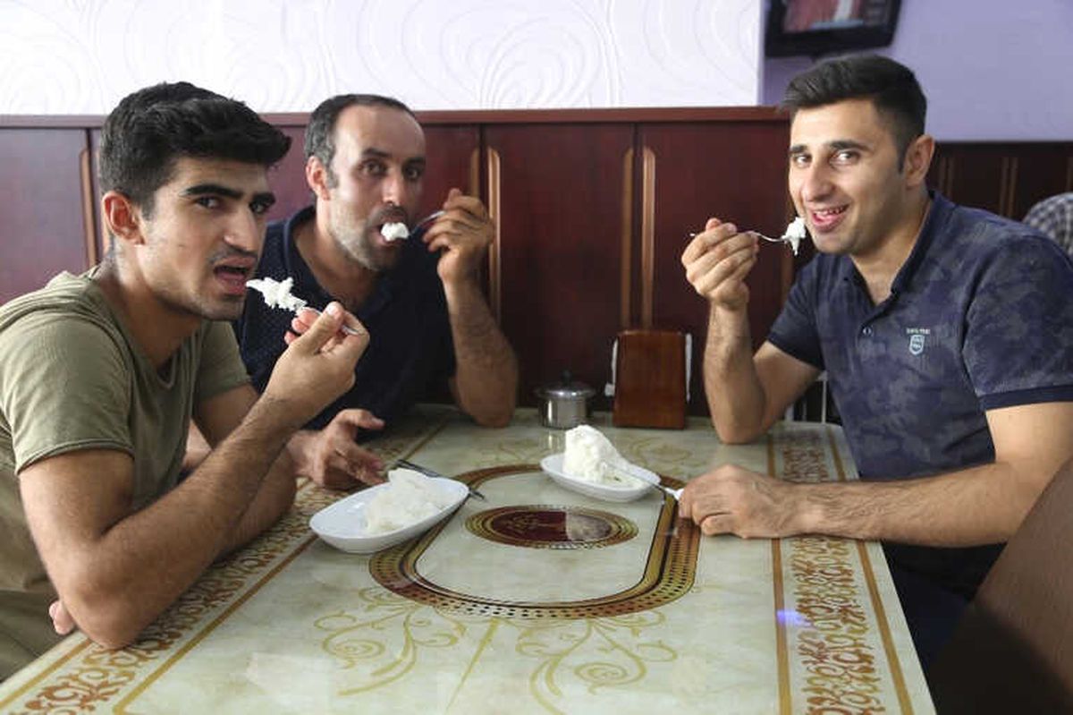 Silopi\'de Vatandaşlara 50 Kilo Dondurma İkramı