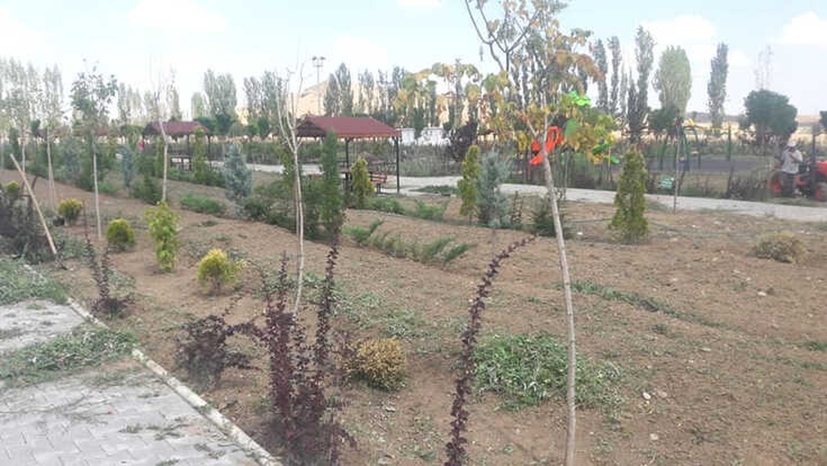Sungurlu\'da Park ve Bahçeler Bayrama Hazırlanıyor