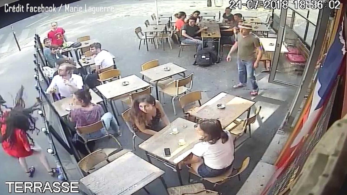 Tacizciye Tepki Gösteren Fransız Kadına Yumruklu Saldırı