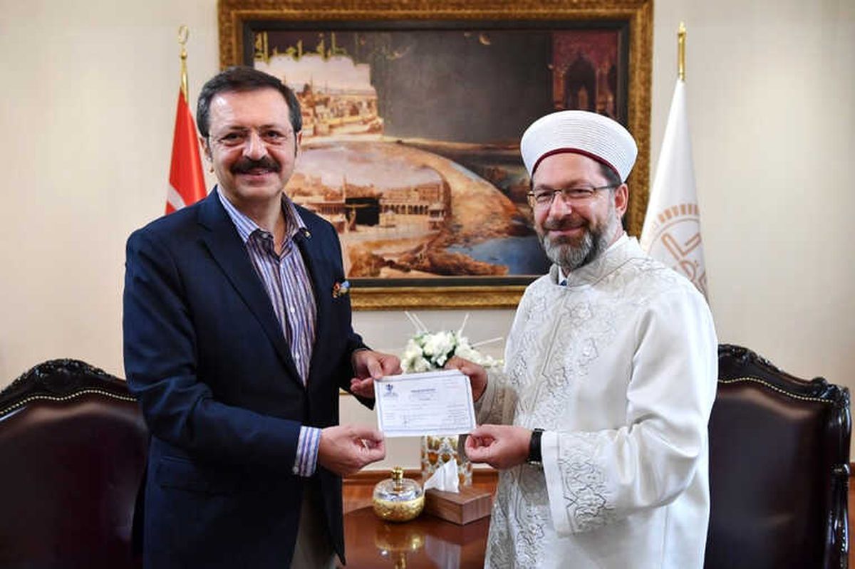 TOBB Başkanı Hisarcıklıoğlu Tdv\'ye Kurban Bağışında Bulundu