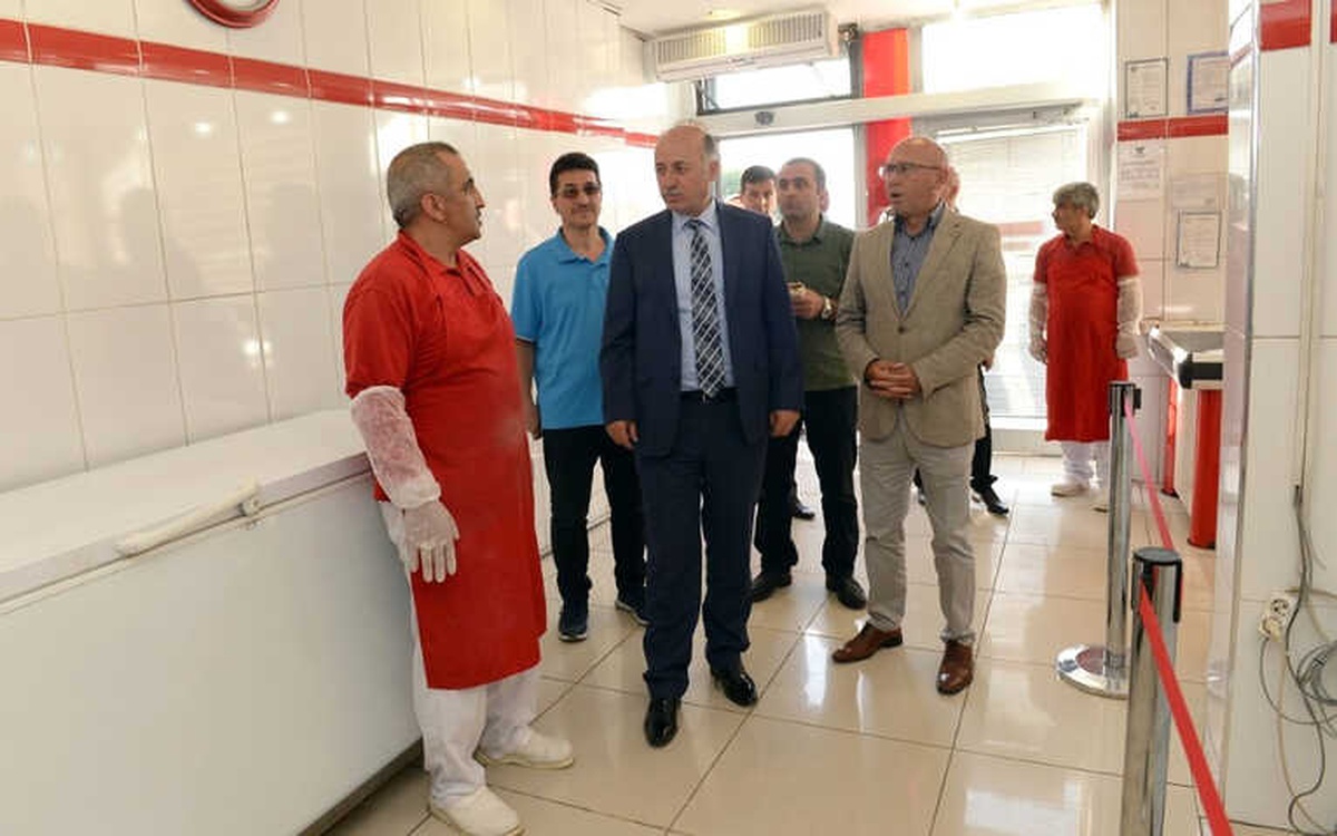 Vali Azizoğlu, Et ve Süt Kurumu Mağazalarını Gezdi