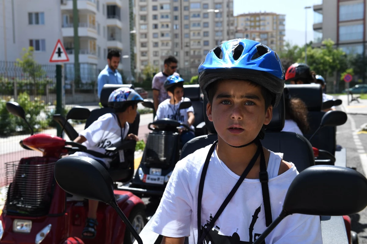 Yeşilyurt Belediyesi Çocuk Trafik Eğitim Parkı, Mardin\'li Öğrencileri Ağırladı