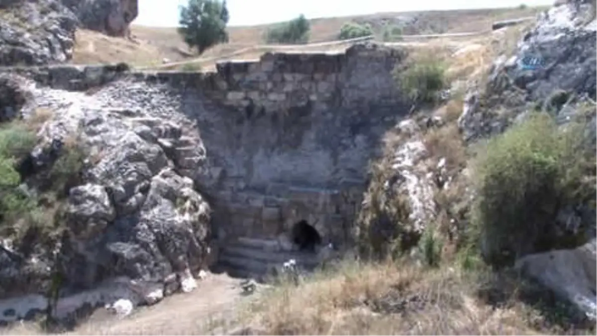 2 Bin Yıllık Geçmişe Sahip Antik Örükaya Barajında Kurtarma Kazıları Başladı